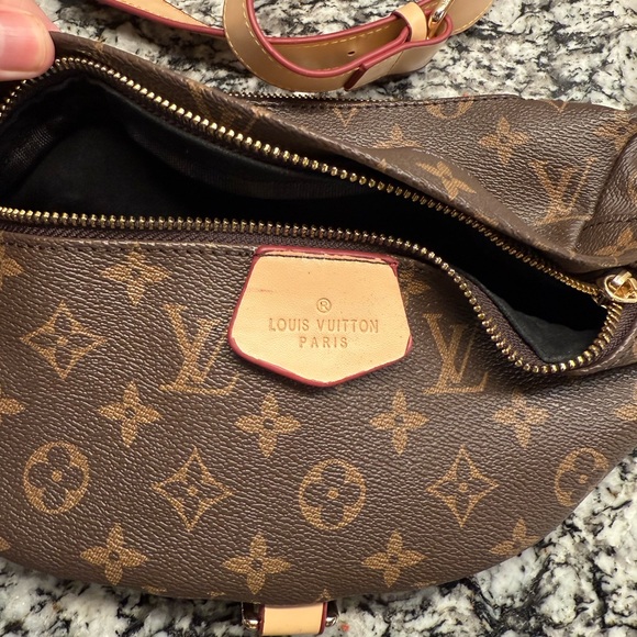 Louis Vuitton Brown Monogram Women's Bag - Picture 2 of 5